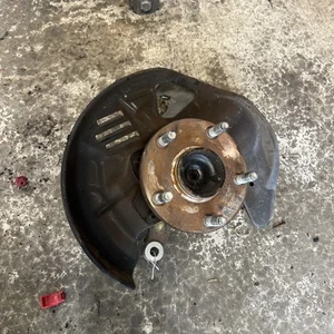 92-00 LEXUS SC300 - PASSENGER RIGHT FRONT SPINDLE KNUCKLE HUB - OEM - Picture 1 of 5