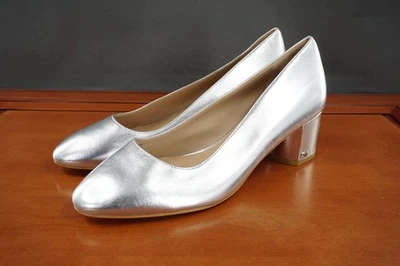 Zapatos de salón Stuart Weitzman para mujer talla 9,5 de cuero plateado metálico con tacón ancho Foto 1 de 4