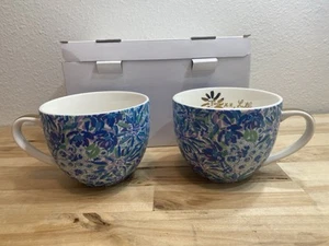 Lily Pulitzer 2 Ceramic Coffee Mugs 12 Oz Blue Purple Green New In Gift Box - Picture 1 of 8