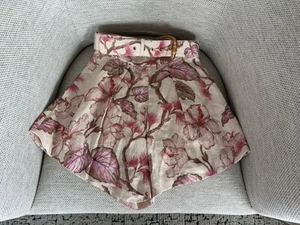 NWT 100%AUTH Zimmermann Matchmaker Tuck Floral Linen Shorts Coral Hibiscus AU 0 - Picture 1 of 22