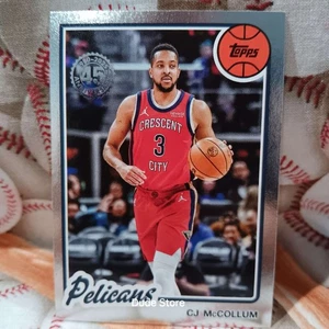 Lámina de plata Topps 45 aniversario 2025 - CJ McCollum #80BK-40 - N. O. Pelicans - Imagen 1 de 2
