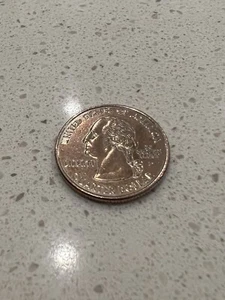 Gold / Copper Coloring Quarter Error - Picture 1 of 6
