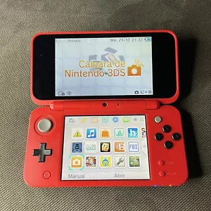 NEW NINTENDO 2DS XL Edizione Limitata POKE BALL Console + CARICATORE - Pokèmon - Foto 1 di 12