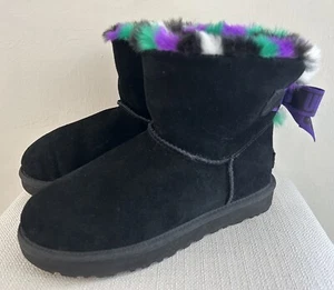 Ugg Boots Women’s 7 Bailey Bow Plaid Punk NEW - Foto 1 di 7