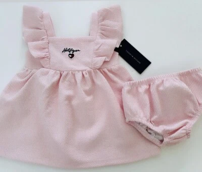 NUEVO CON ETIQUETAS, Vestido Tommy Hilfiger Tejido Seersucker para Bebés Niñas con Florers. Talla 12 meses. Foto 1 de 3
