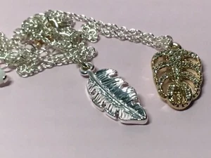 avon palm leaf pendant necklace new box❤️ multicolored new - Picture 1 of 4