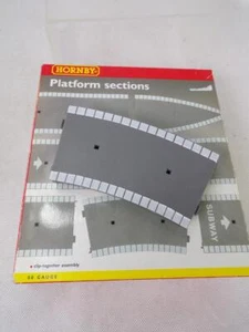 New Hornby R463 small radius curved platform - one section 1J37 - Picture 1 of 3
