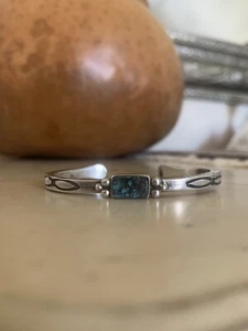 Vintage Navajo Sterlingsilber kariniert handgestempelt Armband Türkis Manschette - Bild 1 von 8