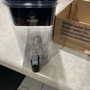 Brita Extra Large Ultramax 27 Cup Black Filtered Water Dispenser No Filter Open - Picture 1 of 8