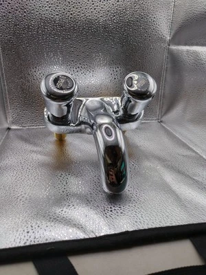 Grifo de 2 manijas American Standard Metering en cromo*LEER* Foto 1 de 4