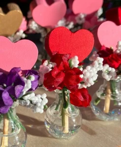 Miniature Valentine’s Day Heart Flower Bouquet Dollhouse Desk Dashboard Decor - Picture 1 of 6