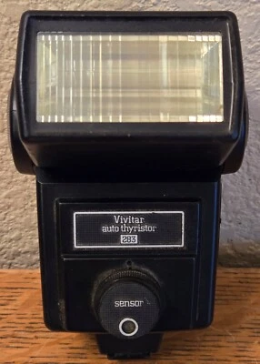 Vivitar Shoe Mount Camera Flash - Auto Thyristor - 283 - Universal Flash Unit - Image 1 of 4