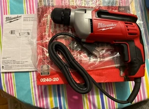 NUEVO Taladro Milwaukee 0240-20 3/8” - Mandril sin llave de velocidad variable de alta resistencia con cable - Imagen 1 de 5