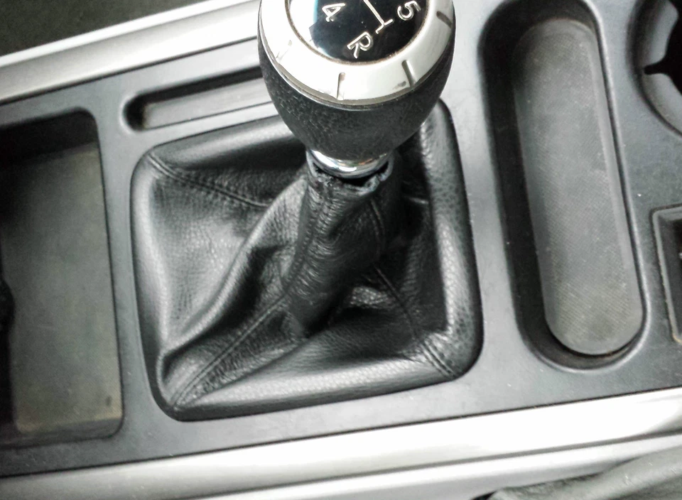 Polaina palanca de cambios adecuada para Kia Sorento desde 2002 A 2009 en cuero genuino negro Foto 1 de 1