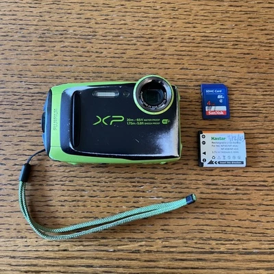 Cámara digital Fujifilm FinePix XP125 impermeable - negra/verde lima BUENA/PROBADA Foto 1 de 4