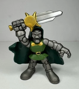 Hasbro Marvel Super Hero Squad Dr. Doom Infinity Sword 2009 Actionfigur - Bild 1 von 4
