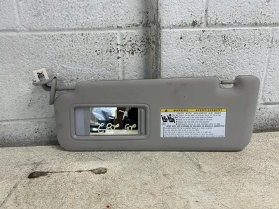 Parasol Lexus LX570 2013 lado izquierdo del conductor gris claro tela con espejo retrovisor iluminado Foto 1 de 4