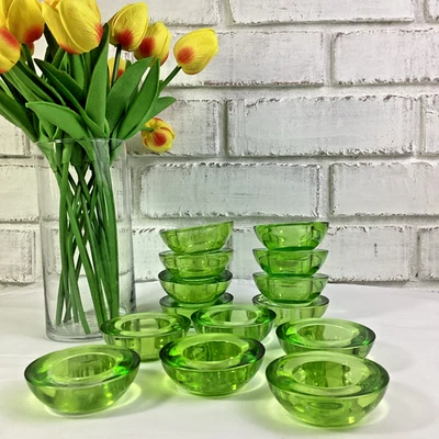 Juego de 14 candelabros votivos de vidrio verde lima Foto 1 de 4