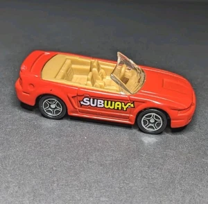 Matchbox 1999 '99 Ford Mustang SUBWAY Cabrio - Foto 1 di 7