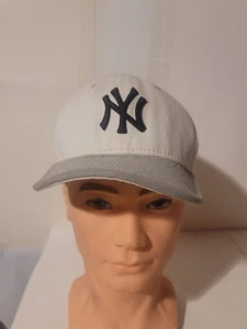 New Era 59FIFTY NY Yankees Hat Size 7 1/8 White Gray MLB Fitted Cap Genuine... - Picture 1 of 9