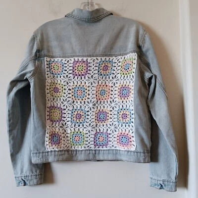 Chaqueta vaquera pequeña Aqua (Bloomingdales) para mujer Crochet Granny Square Boho  Foto 1 de 4