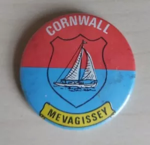 MEVAGISSEY CORNWALL, Vintage 1970s Metal Pin Badge 30mm COAT OF ARMS Collectable - Picture 1 of 2