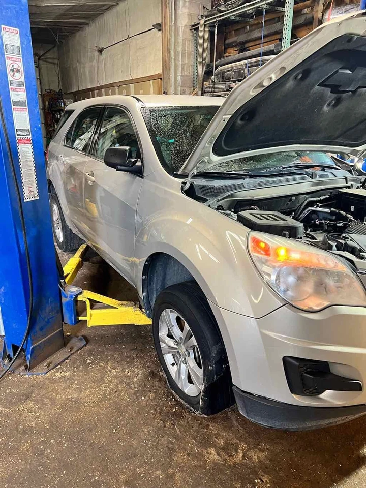 Alternador usado compatible con: Chevrolet Equinox 2012 2,4 grado A Foto 1 de 4