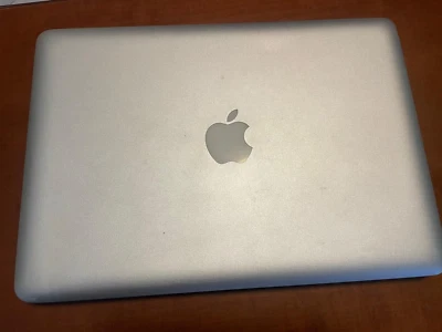 MacBook Pro 13’’ Early 2011 Da sistemare o per ricambi + Custodia + Alimentatore - Immagine 1 di 4