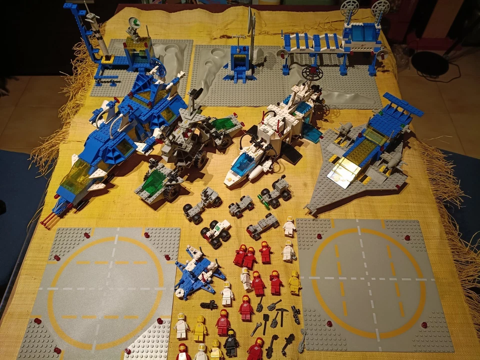 Grande Lotto Lego Spazio Space Anni 80/90 - Immagine 1 di 4