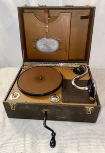 ANTIQUE SONORA PORTABLE HAND CRANK PHONGRAPH - TESTED - WORKS NICE - Picture 1 of 15