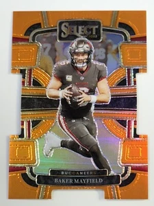 2023 Panini Select Baker Mayfield Bucs #92 Concourse Orange Prizm Die-Cut /499 - Bild 1 von 2