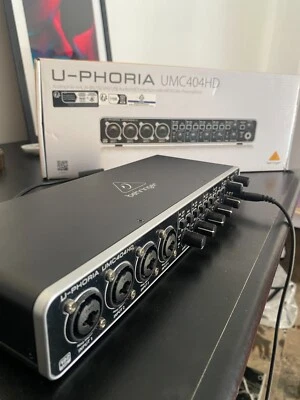 Behringer UMC404HD Interfaccia Audio con Preamplificatori Midas Mic 192KHz -... - Immagine 1 di 3
