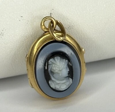 Pendentif Porte-Photo en Or 18 carats / Camée / réf MP2610 - Photo 1/4