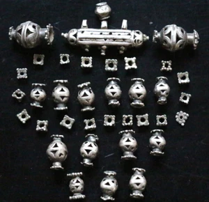 36 rare perle etniche antiche in argento collezione dall'Uzbekistan gioielli tribali - Foto 1 di 10