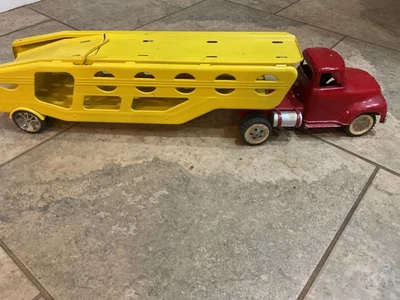 Camión de juguete vintage de acero Tonka Press de los años 60 bellamente restaurado.  Foto 1 de 4