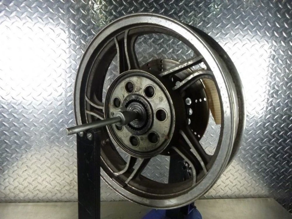 84 Kawasaki LTD 700 roda traseira e rotor reto 16 x 3,00 TRSH DV - Imagem 1 de 4