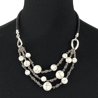 Collar MICHAEL DAWKINS - Gargantilla multihilo cuero howlita plata esterlina Foto 1 de 4