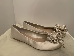 *NEU* MENBUR Hochzeit Schuhe Ballerina Echtleder Satin Blume Top Gr. 38 US 7.5 - Bild 1 von 13