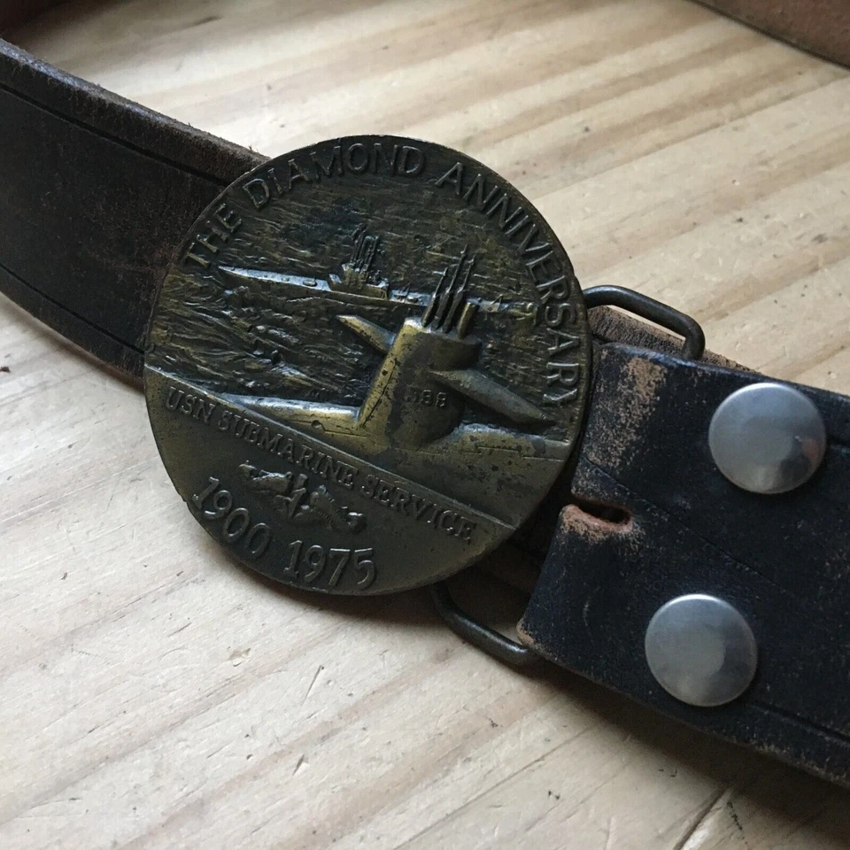 复古 20 世纪 70 年代 USN 潜艇服务 1900 - 1975 年钻石周年纪念腰带 33 码 — 第 1/4 张图片