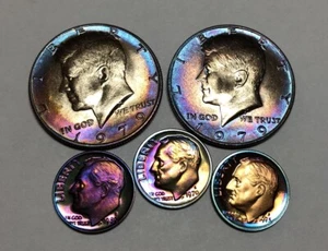 LOTTO MISTO MONETE US tutte mostrate tono arcobaleno " Liquidazione" Lotto 1A - Foto 1 di 3