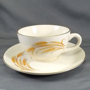 Homer Laughlin Golden Wheat Tasse und Untertasse Creme mit 22K Goldrand Mid Century - Bild 1 von 5