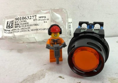 901063277 FUJI *NEW OLD STOCK* PUSHBUTTON SWITCH - Image 1 of 3