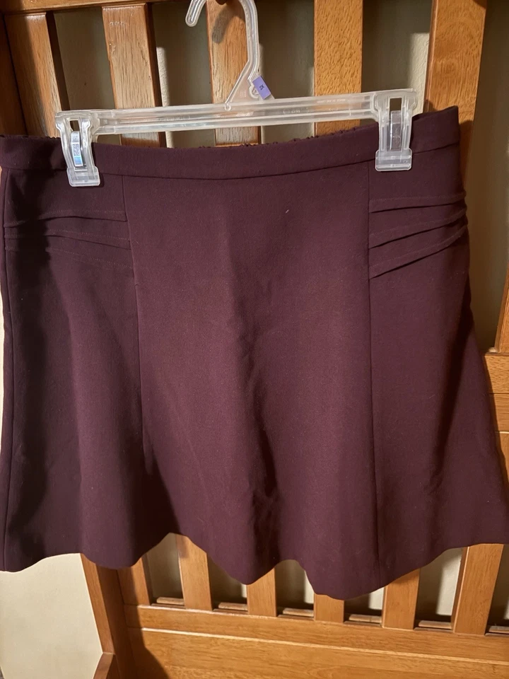 Falda acampanada Mossimo para mujer talla mediana borgoña  Foto 1 de 1