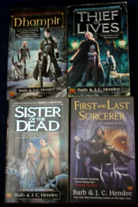 Lot 4 Barb/JC Hendee NOBLE DEAD series 1 1-3; Series 3 #3 vampire slayer elves  - Bild 1 von 4