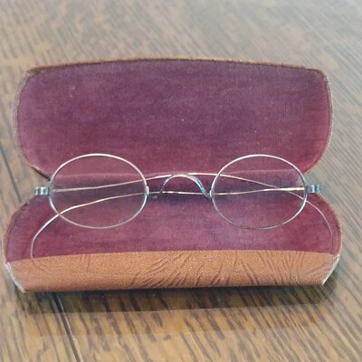 Gafas de vista con montura de alambre de plata antigua Gafas de abuela Galesburg Ill. Foto 1 de 4