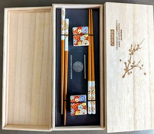 2 SETS OF HANDPAINTED WOOD CHOPSTICKS, PORCELAIN REST HOLDERS, PALOWNIA WOOD BOX - Picture 1 of 9