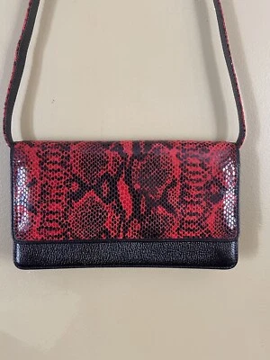 Bolso de hombro de cuero Tusk para mujer rojo imitación piel de serpiente pequeño Foto 1 de 4