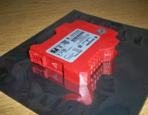ALLEN BRADLEY GUARDMASTER MSR127TP 440R-N23132-S SERIES B RELAY 440RN23132S - Picture 1 of 4