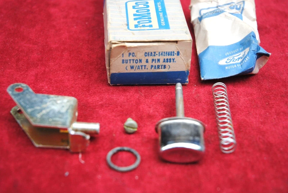 66 NOS FORD GALAXIE LTD COUNTRY SQUIRE CONJUNTO DE BOTONES PUERTA EXTERIOR. C6AZ 5426602 A Foto 1 de 1
