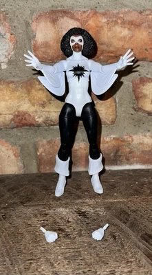 Figura de acción Capitana Marvel 2023 Foto 1 de 2